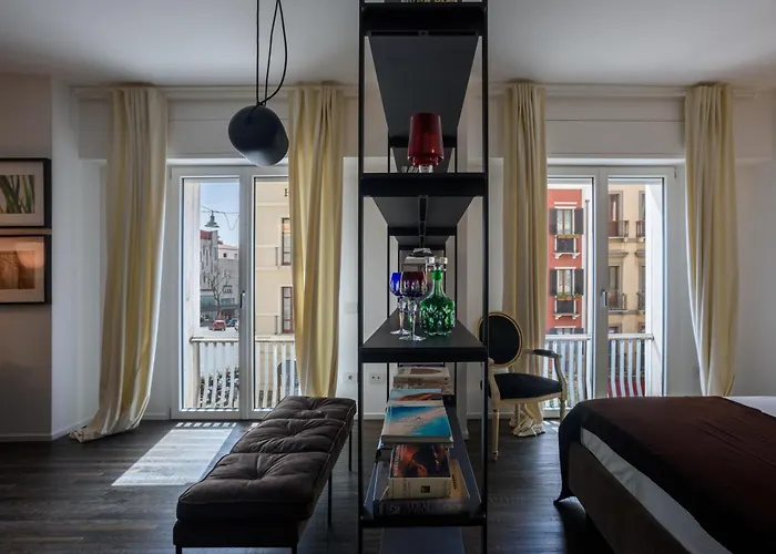 Luxury Design アパート カリアリ