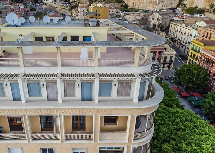 Luxury Design * カリアリ